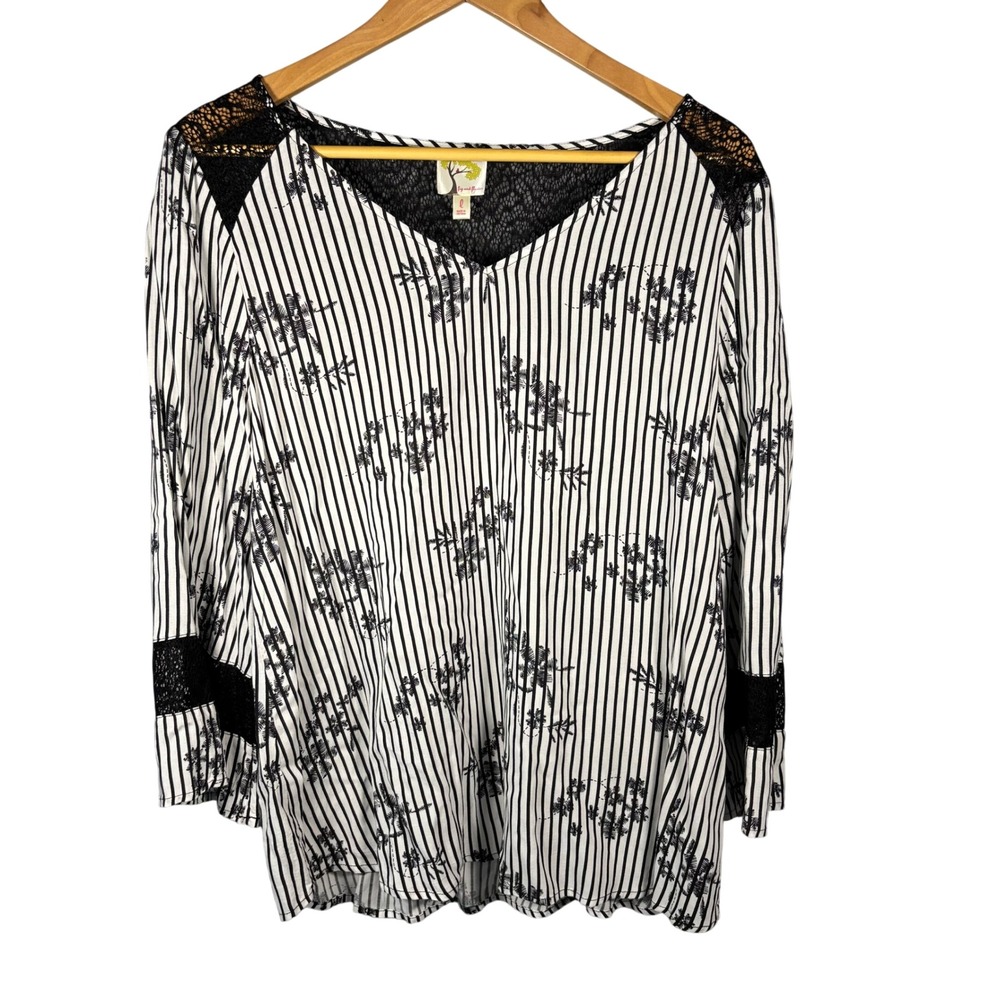 Fig & Flower Women Large White Black Striped‎ Floral Lace V-Neck Boho Top